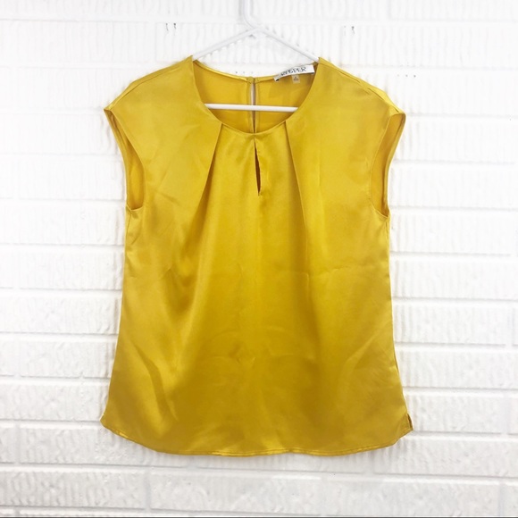 KASPER yellow satin short sleeve blouse
